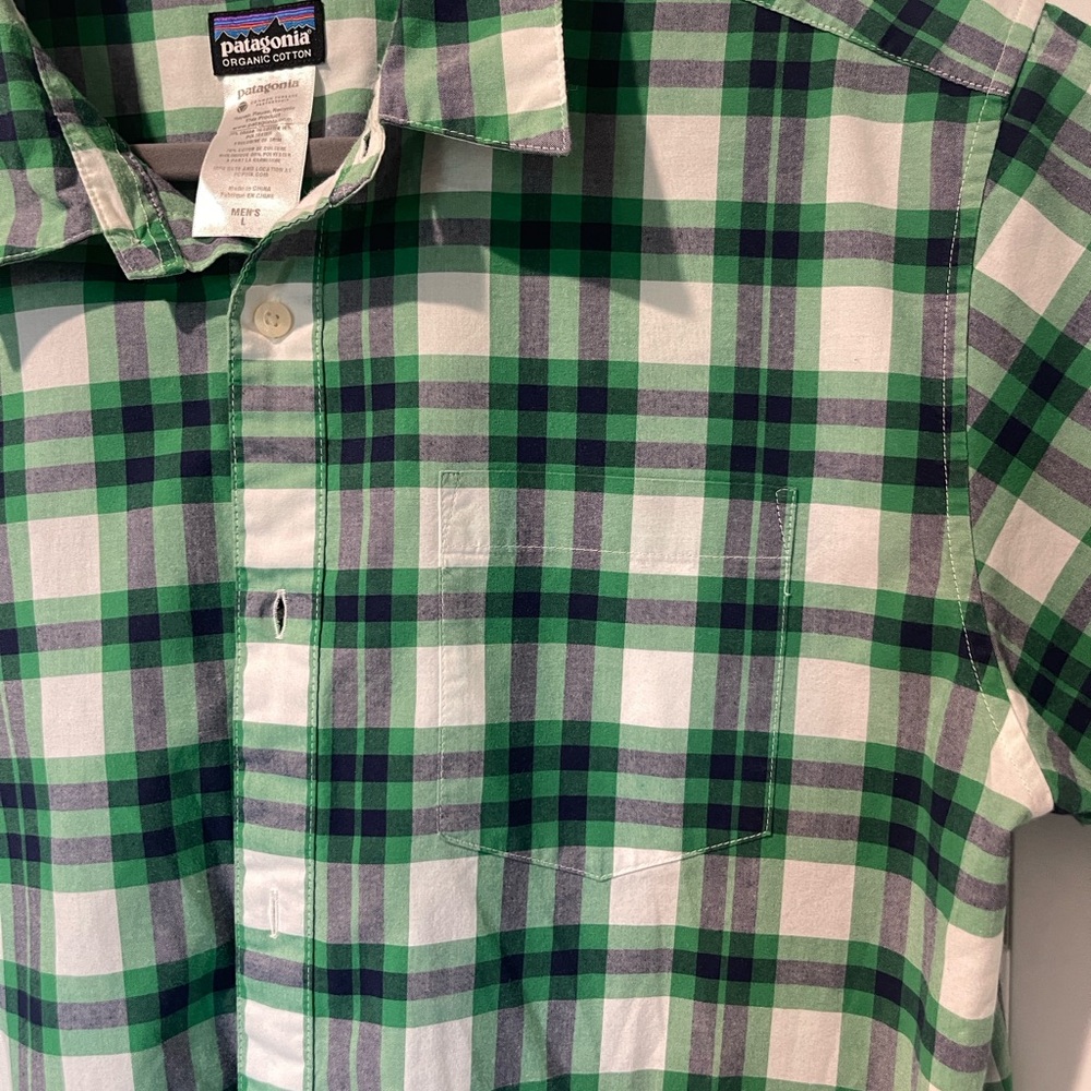 Patagonia Men’s Large Green and Blue Shirt